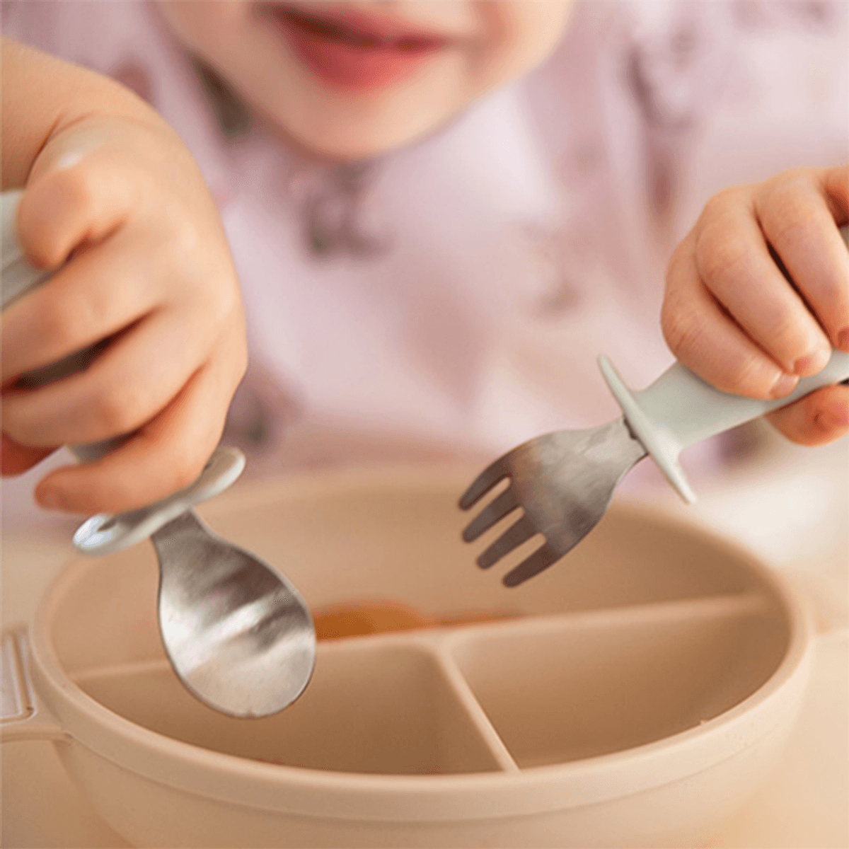 Babyono | Bestikkesett med sikkerhetskant | Rosa