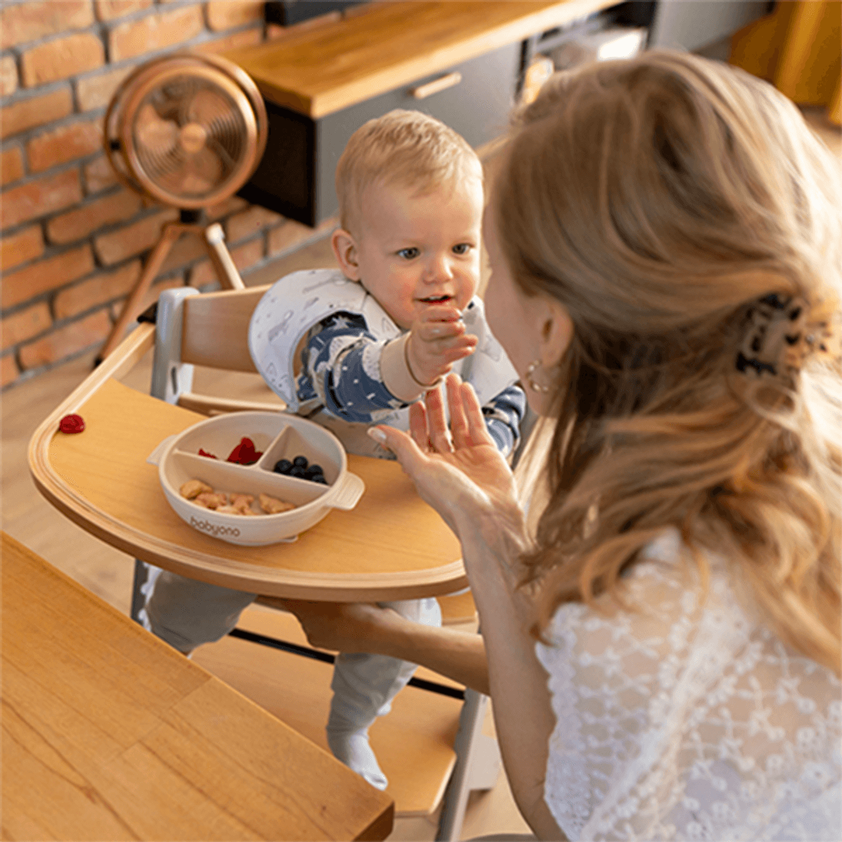 Babyono | Silikon tallerken med sugekopp og lokk | Beige