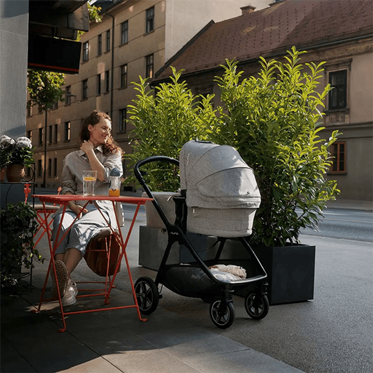 Nuna | Lytl Bagdel | BMW Collection | Graphene